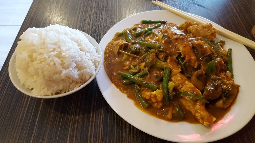 The Golden Damrei | restaurant | 850 Gardiners Rd, Kingston, ON K7M 3X9, Canada | 6136348171 OR +1 613-634-8171