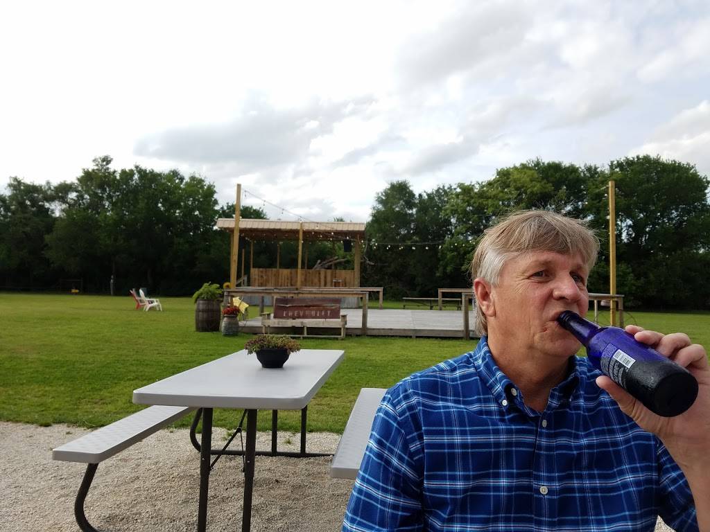 Roosters GuitarBQ | restaurant | 2650 Camp Crucis Ct, Granbury, TX 76048, USA | 6155961202 OR +1 615-596-1202