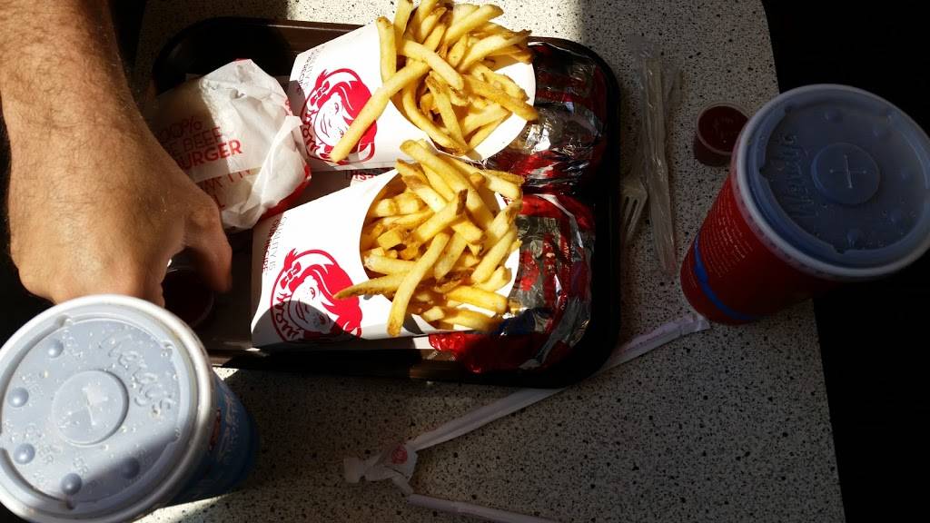 Wendys | restaurant | 1110 E Tulare Ave, Tulare, CA 93274, USA | 5596884011 OR +1 559-688-4011