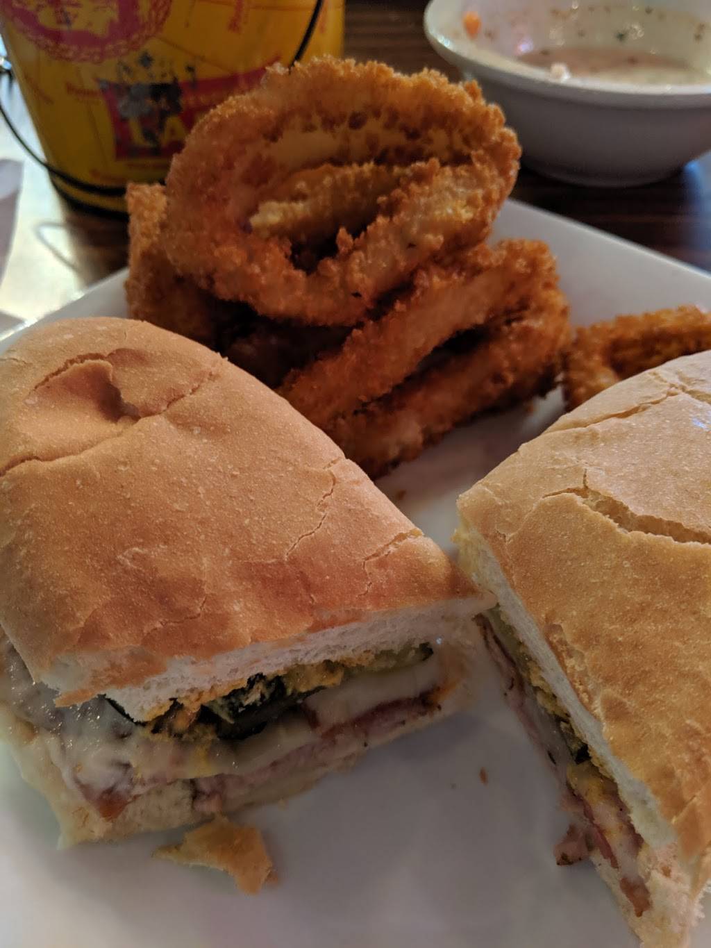 Gavins Downtown | restaurant | 117 N Main St, Harrisburg, AR 72432, USA | 8705780385 OR +1 870-578-0385