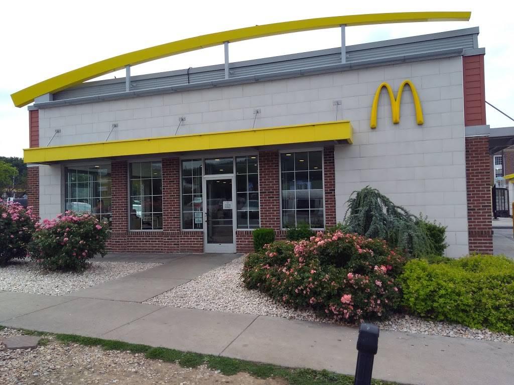 McDonalds | cafe | 22 Queen City Dr, Cumberland, MD 21502, USA | 3017224071 OR +1 301-722-4071