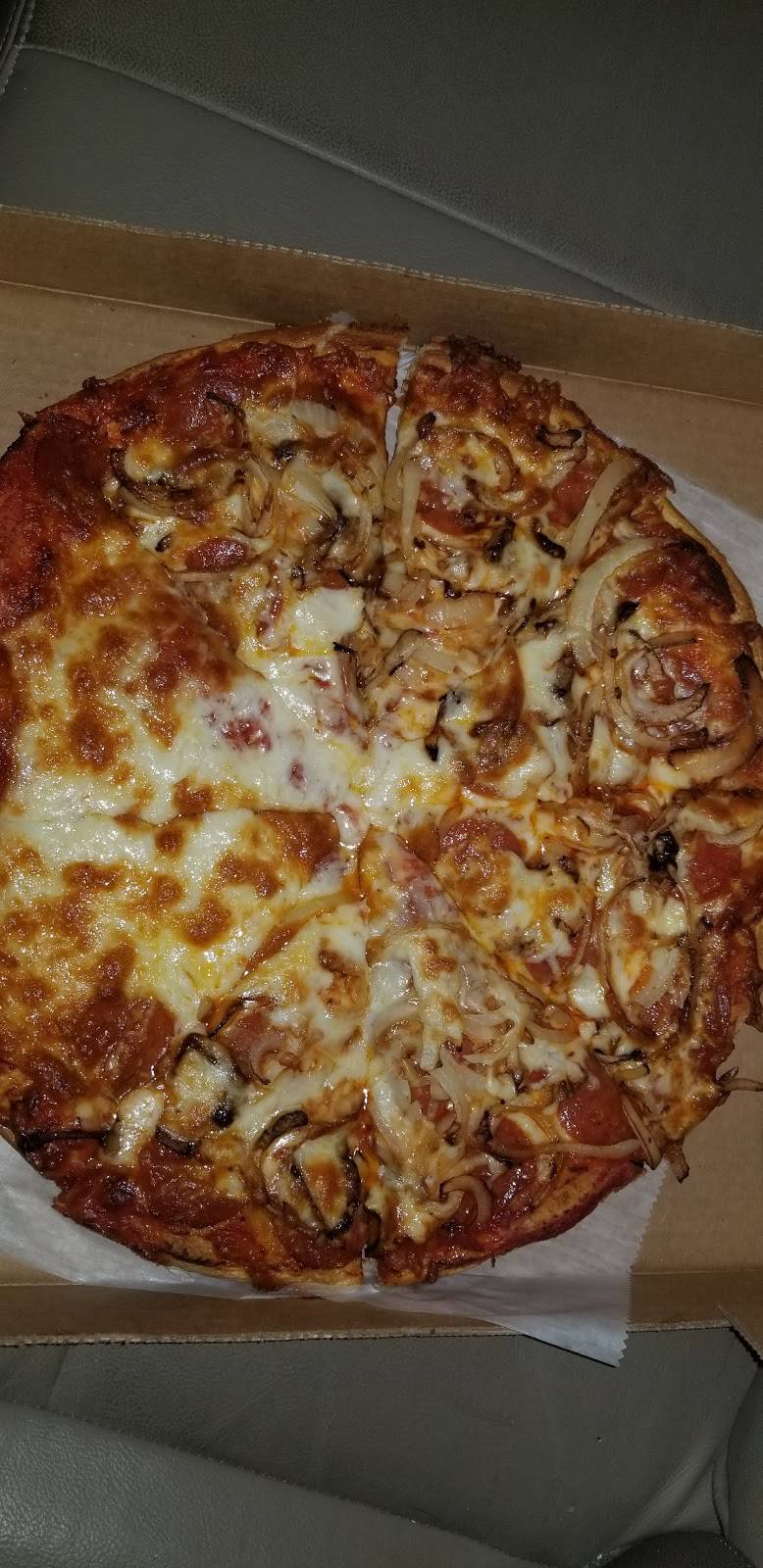 Spring Street Market and Pizza | restaurant | 1 Spring St, Hope Valley, RI 02832, USA | 4015390111 OR +1 401-539-0111