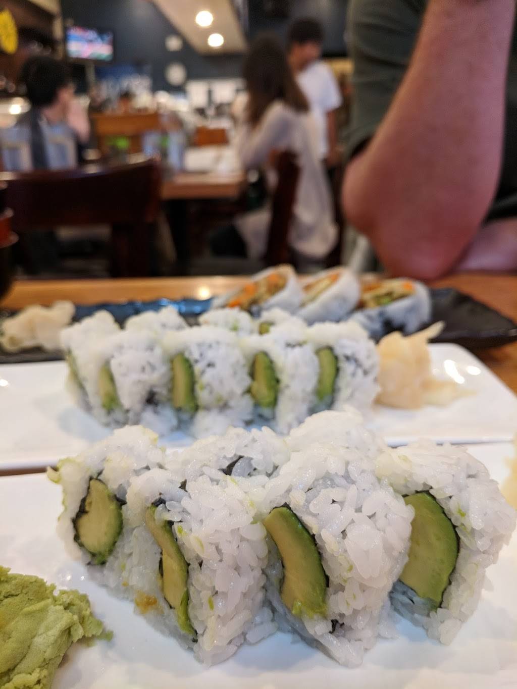 Harumi Sushi | restaurant | 19754 Stevens Creek Blvd, Cupertino, CA 95014, USA | 4089739985 OR +1 408-973-9985