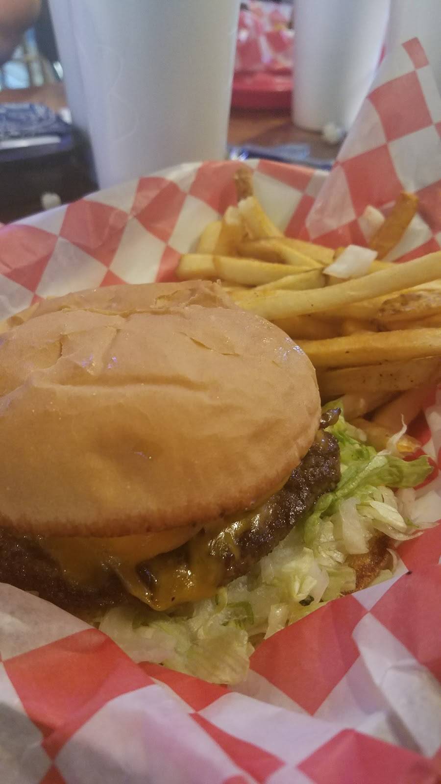 The 4 Way Bar & Grill | restaurant | 9742 FM1283, Lakehills, TX 78063, USA | 8307513400 OR +1 830-751-3400