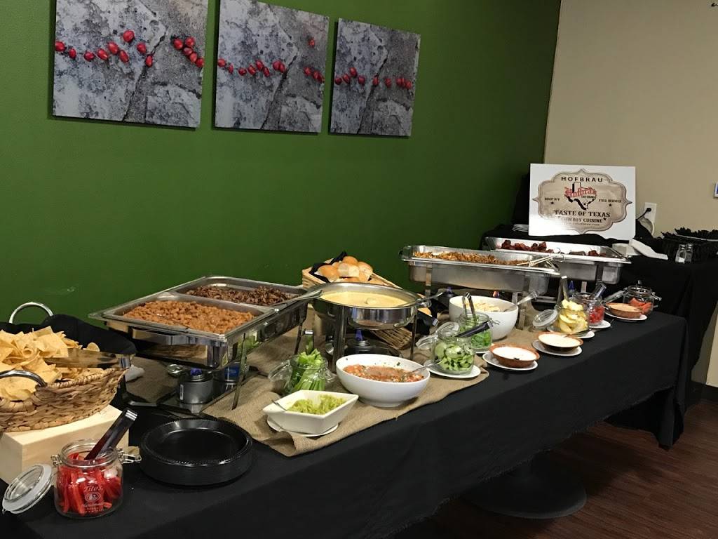 Hofbrau on The Green | restaurant | 180 Golf Course Rd, New Braunfels, TX 78130, USA | 8306279890 OR +1 830-627-9890