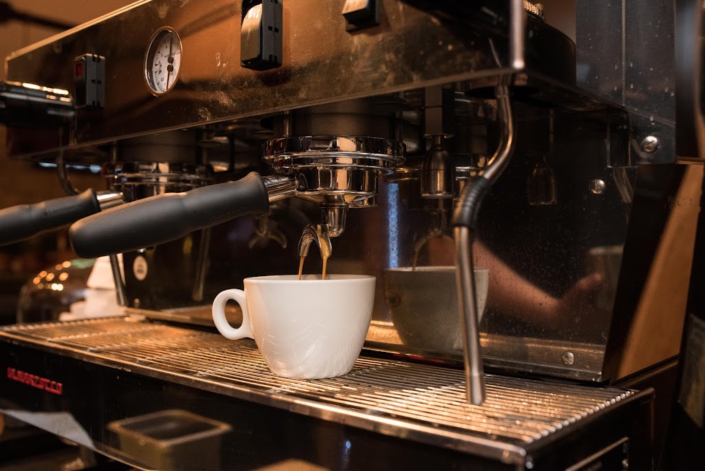 Inhouse Restaurant and Bar | restaurant | 606 Hope-Johnsonburg Rd, Frelinghuysen, NJ 07825, USA | 9084594185 OR +1 908-459-4185