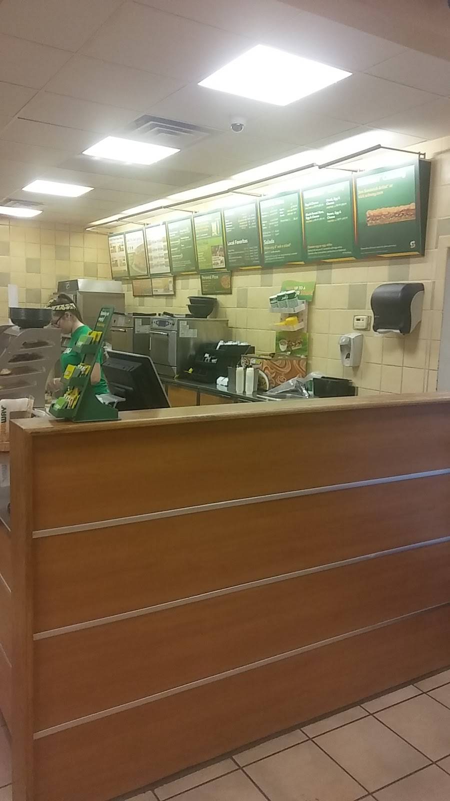 Subway | restaurant | 1146 & 1148 Shackelford Rd, Florissant, MO 63031, USA | 3148371782 OR +1 314-837-1782