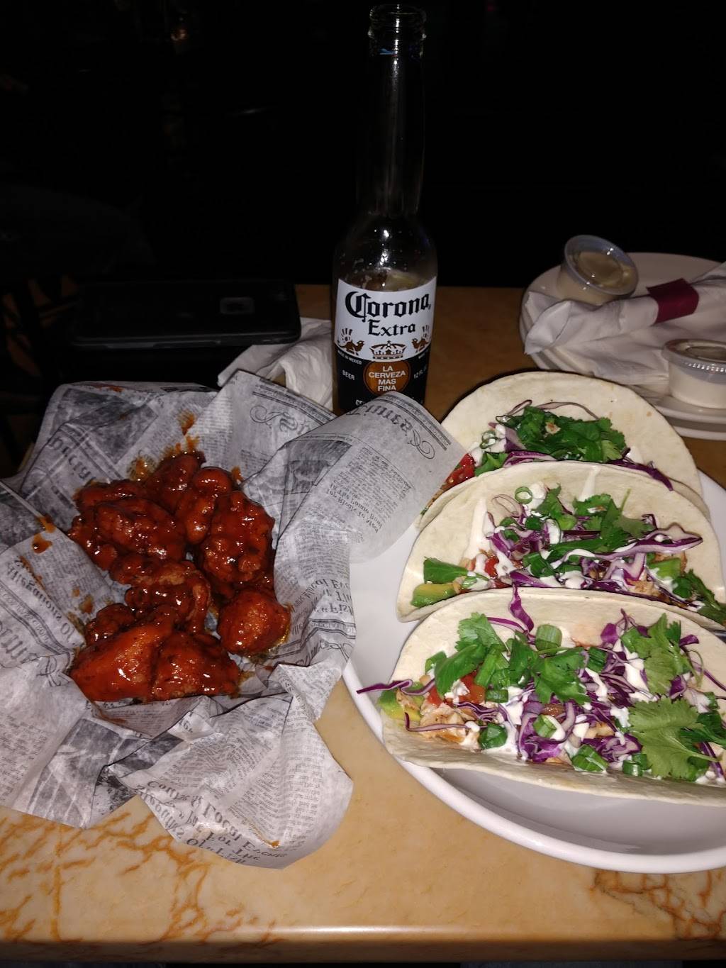 Legends Sports Cafe | restaurant | 3235 W Thompson Rd, Fenton, MI 48430, USA | 8107149100 OR +1 810-714-9100