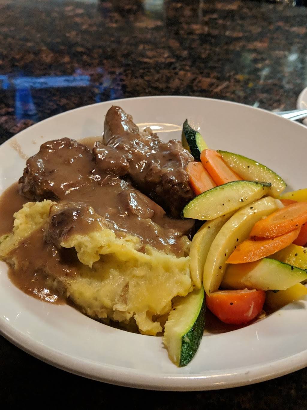 Taxis Grille & Bar | restaurant | 1822 N 120th St, Omaha, NE 68154, USA | 4028981882 OR +1 402-898-1882