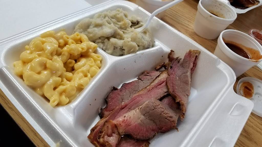 Smokey Pig Bar-B-Q | restaurant | 2520 Louisville Rd, Bowling Green, KY 42101, USA | 2707811712 OR +1 270-781-1712