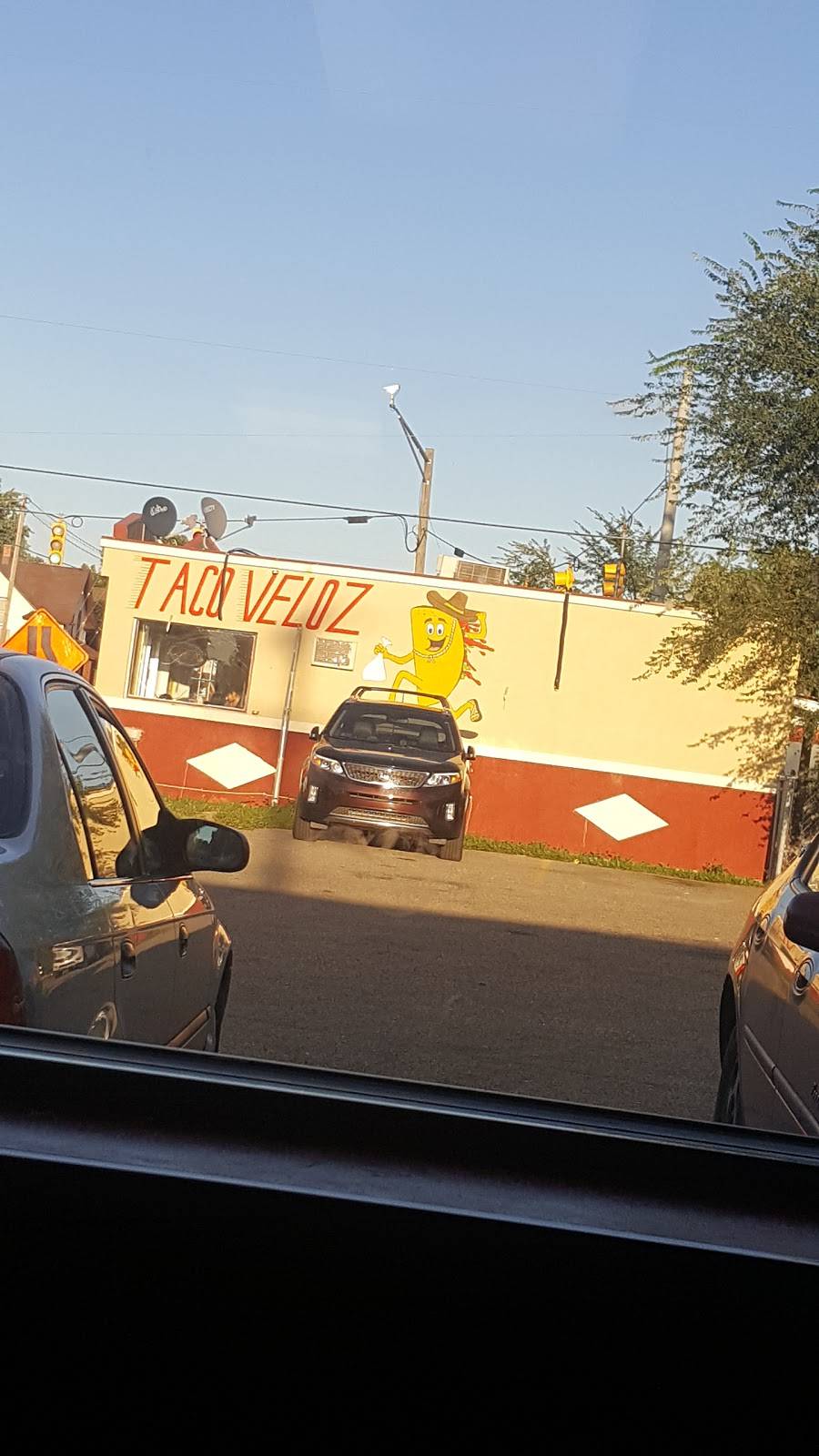 Taco Veloz | restaurant | 1240 Burton St SW, Wyoming, MI 49509, USA | 6166490069 OR +1 616-649-0069