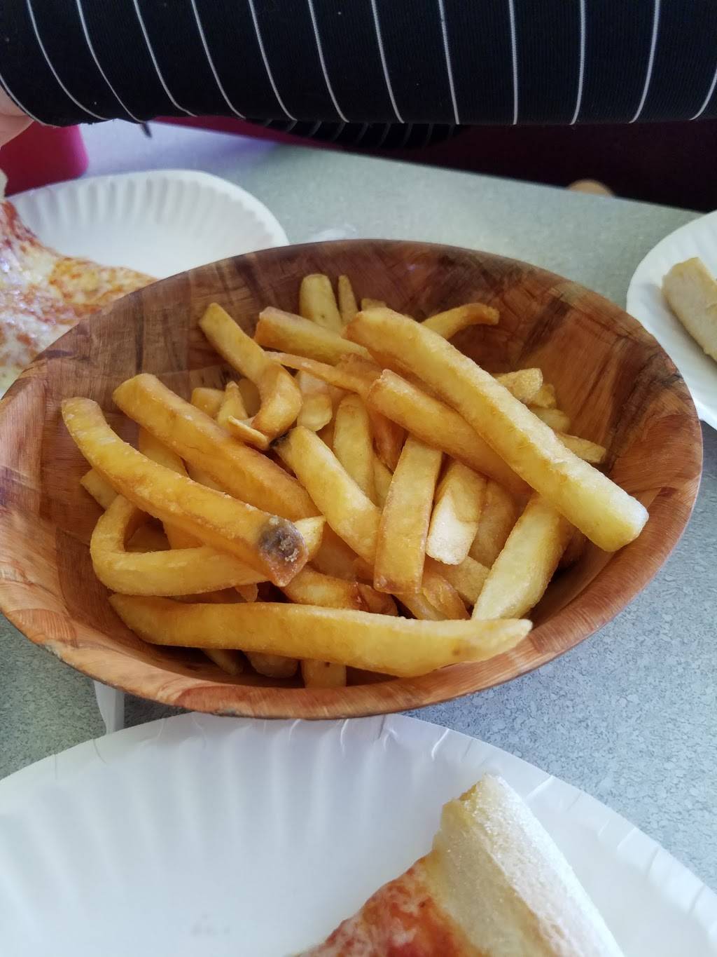 Issis Place | meal takeaway | 14431 Cedar Rd, Cleveland, OH 44121, USA | 2162919600 OR +1 216-291-9600