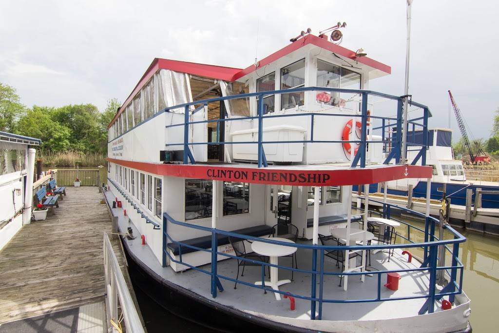 Clinton River Cruise Co | restaurant | 152 N River Rd, Mt Clemens, MI 48043, USA | 5864680212 OR +1 586-468-0212