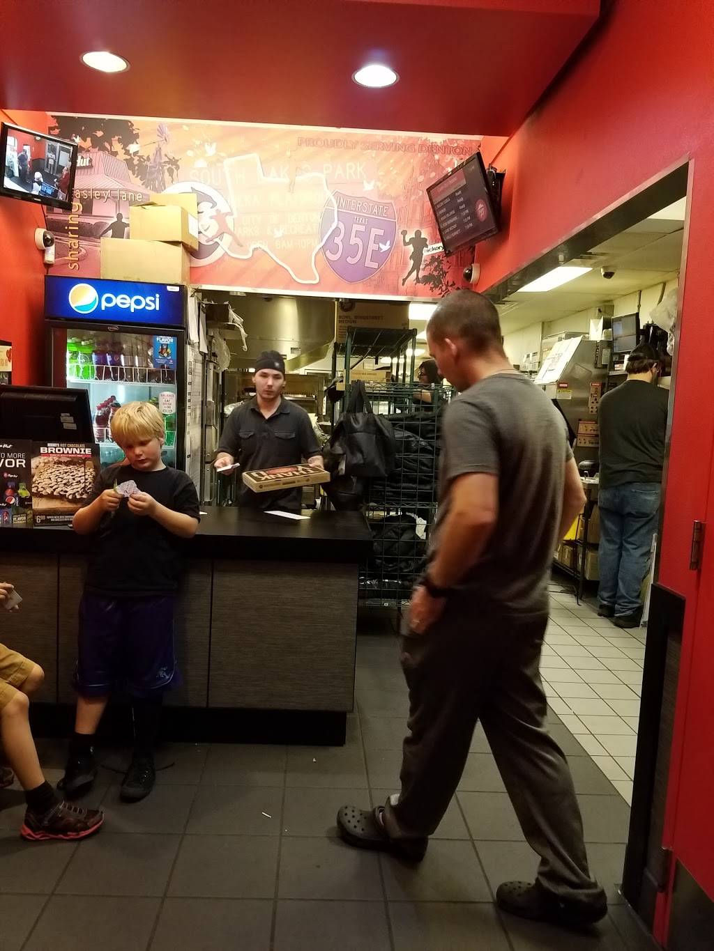 Pizza Hut | restaurant | 5017 Teasley Ln, Denton, TX 76210, USA | 9403877058 OR +1 940-387-7058