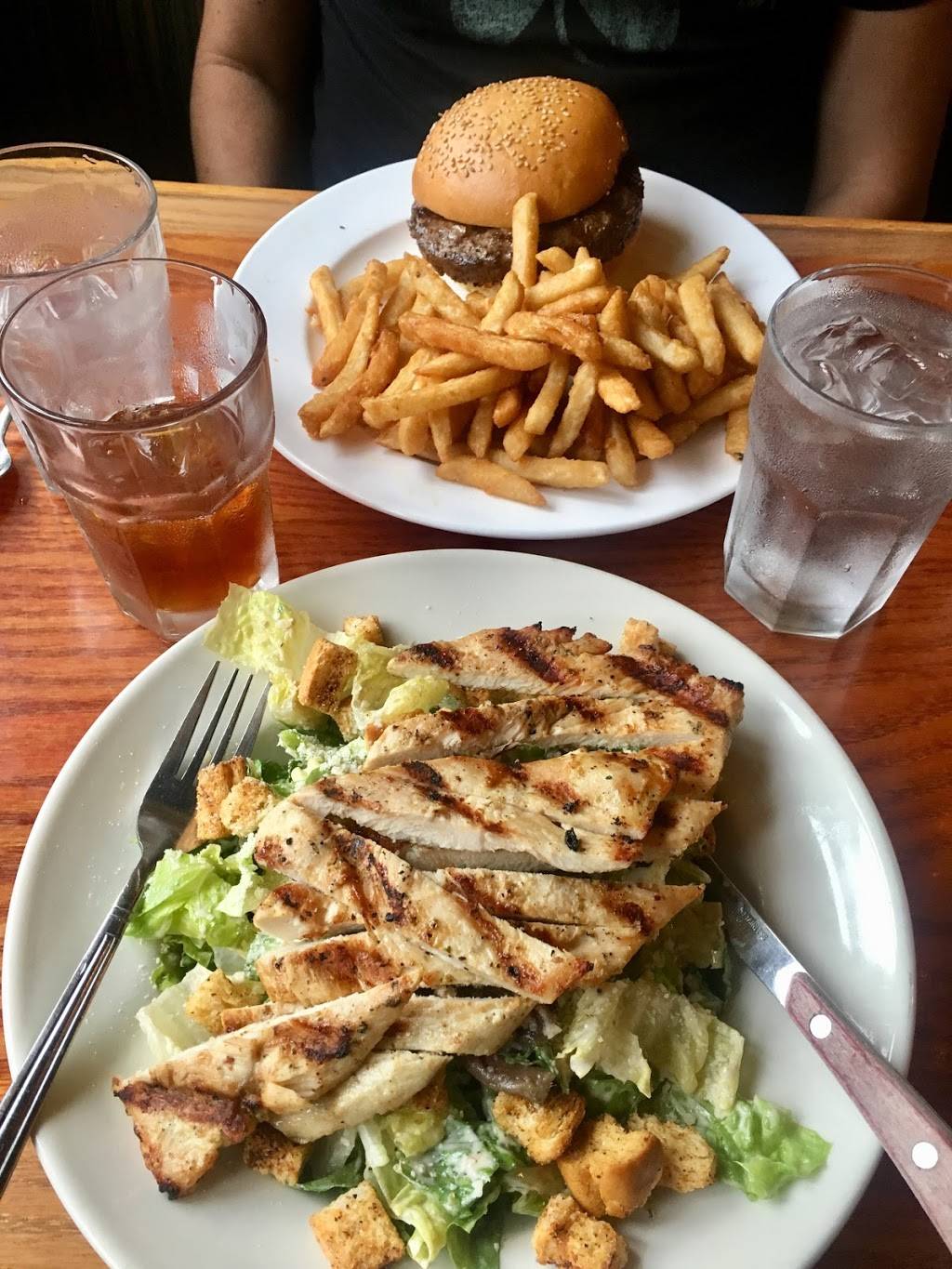 Bus Stop Cafe | restaurant | 597 Hudson St, New York, NY 10014, USA | 2122061100 OR +1 212-206-1100