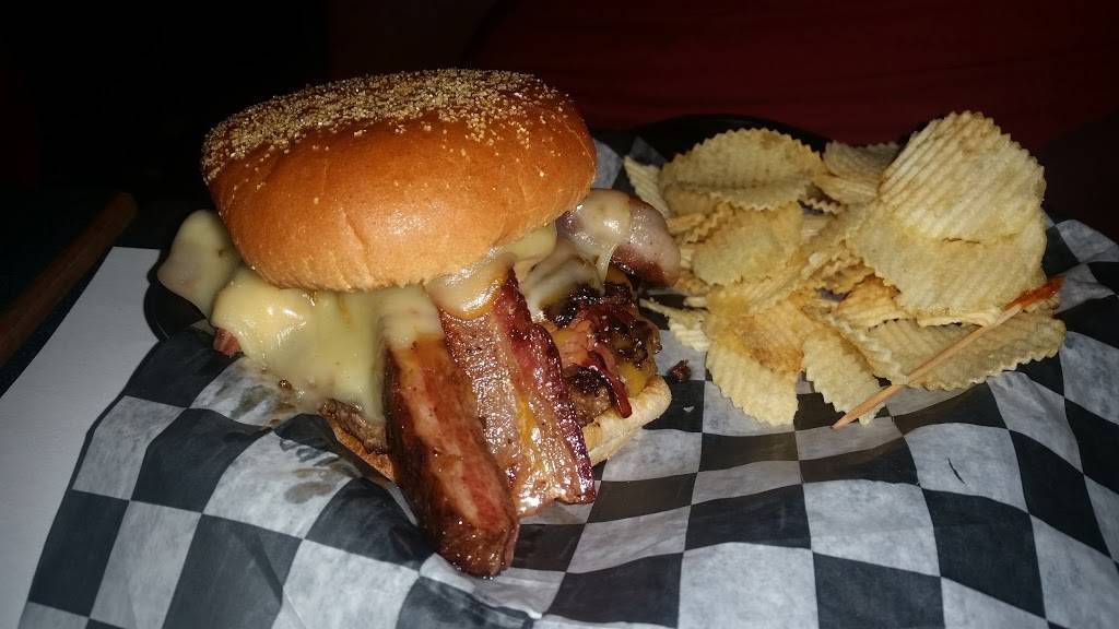 Log Cabin Bar | restaurant | 181 S Main St #8918, Freeland, MI 48623, USA | 9896955761 OR +1 989-695-5761