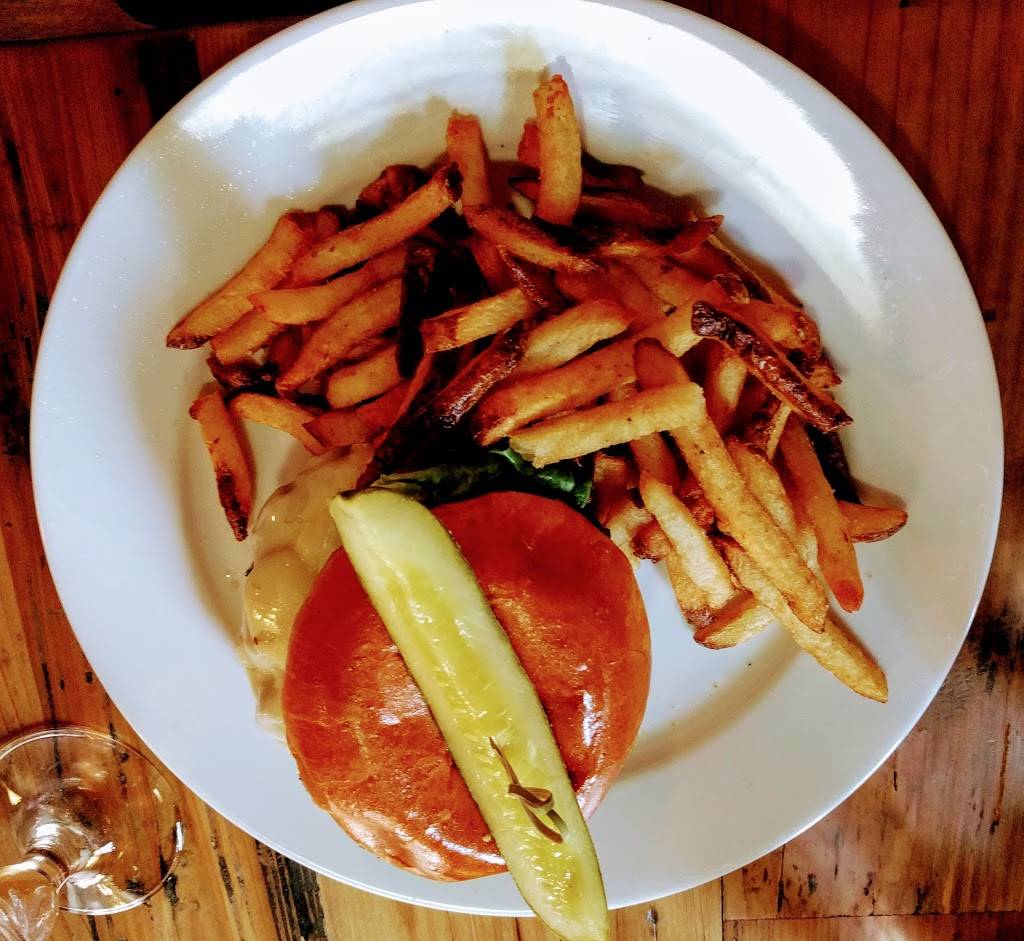 Morgan House Inn & Restaurant | restaurant | 33 Main St, Lee, MA 01238, USA | 4132433661 OR +1 413-243-3661