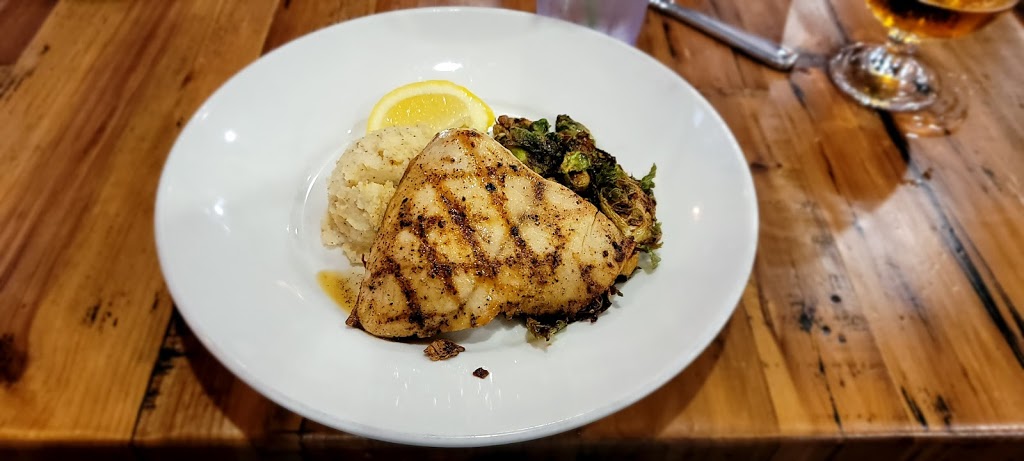 Lunas Eat & Drink | restaurant | 25689 Canal Rd Suite B, Orange Beach, AL 36561, USA | 2519805862 OR +1 251-980-5862