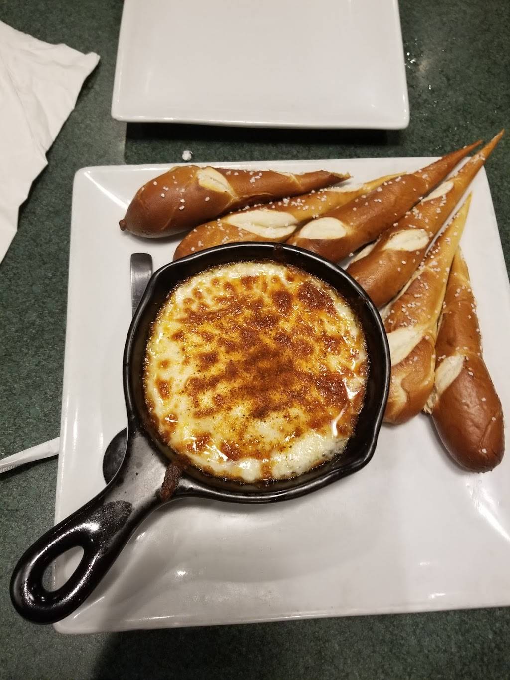 The Greene Turtle Sports Bar & Grille | restaurant | 7879 Heneska Loop, Alexandria, VA 22315, USA | 7039710200 OR +1 703-971-0200