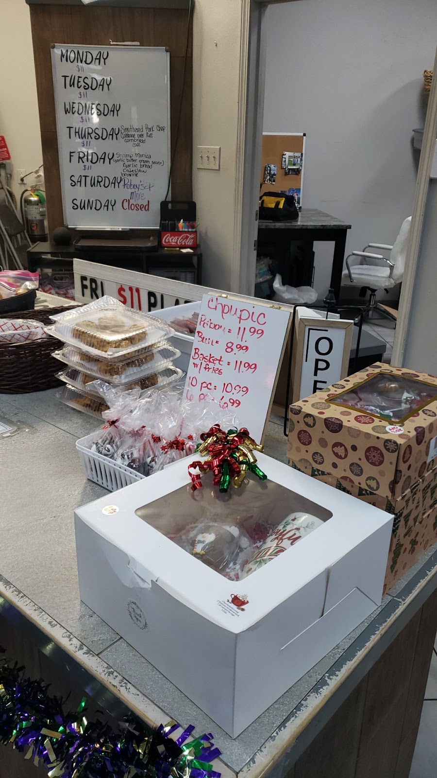 The Reel Outfitters | restaurant | 502 St Mary St, Thibodaux, LA 70301, USA | 9852357475 OR +1 985-235-7475