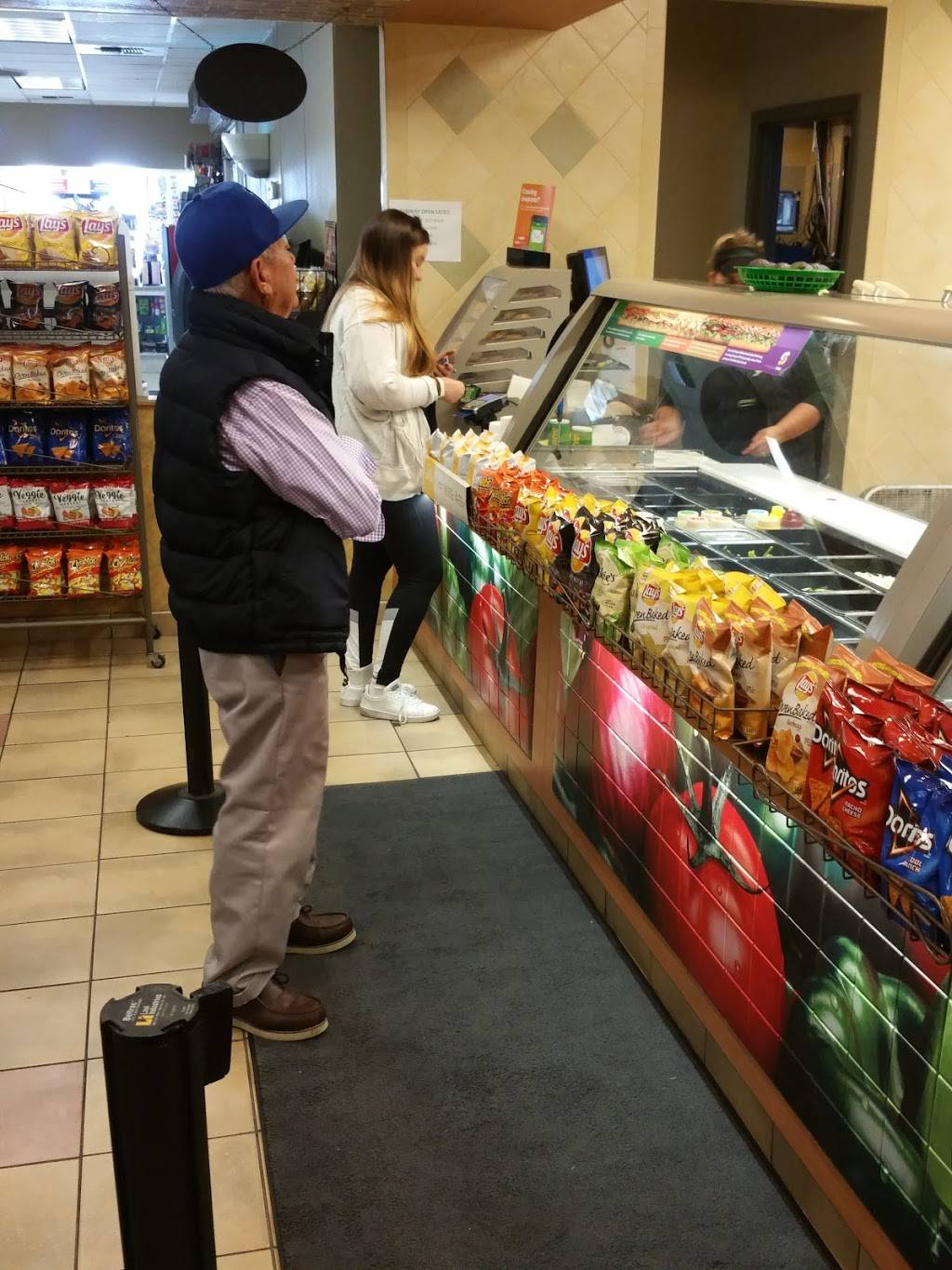 Subway | restaurant | 683 N Thompson Rd, Tipton, CA 93272, USA | 5597524582 OR +1 559-752-4582