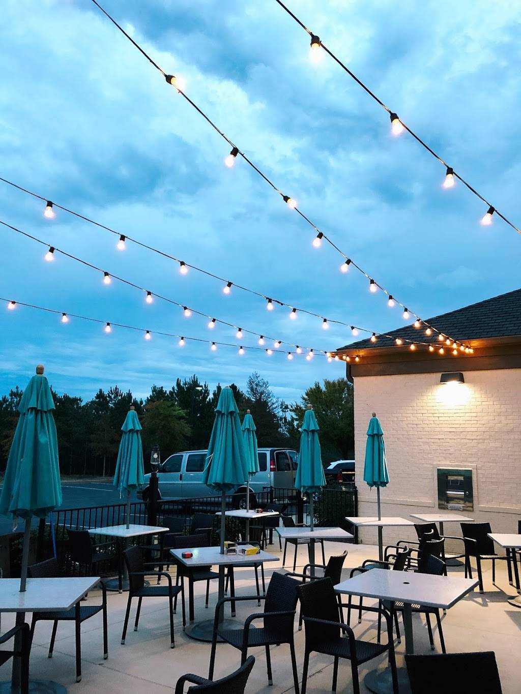 Farrellys Southern Bar and Kitchen | restaurant | 5532 Grove Blvd, Hoover, AL 35226, USA | 2059681408 OR +1 205-968-1408