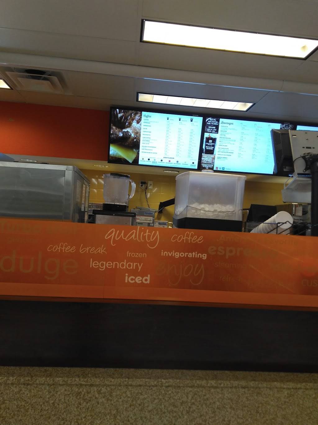 Dunkin | bakery | 55 Park St, Milo, ME 04463, USA | 2079435911 OR +1 207-943-5911