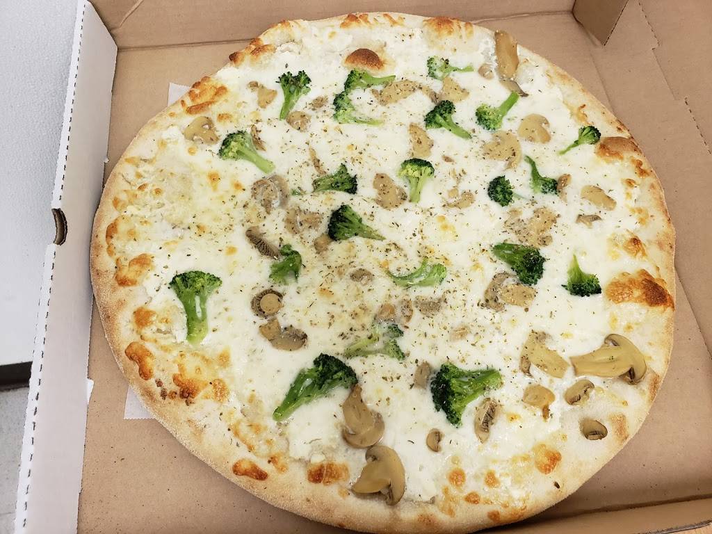 Pippos | restaurant | 3229 Eastern Blvd, Middle River, MD 21220, USA | 4103915678 OR +1 410-391-5678