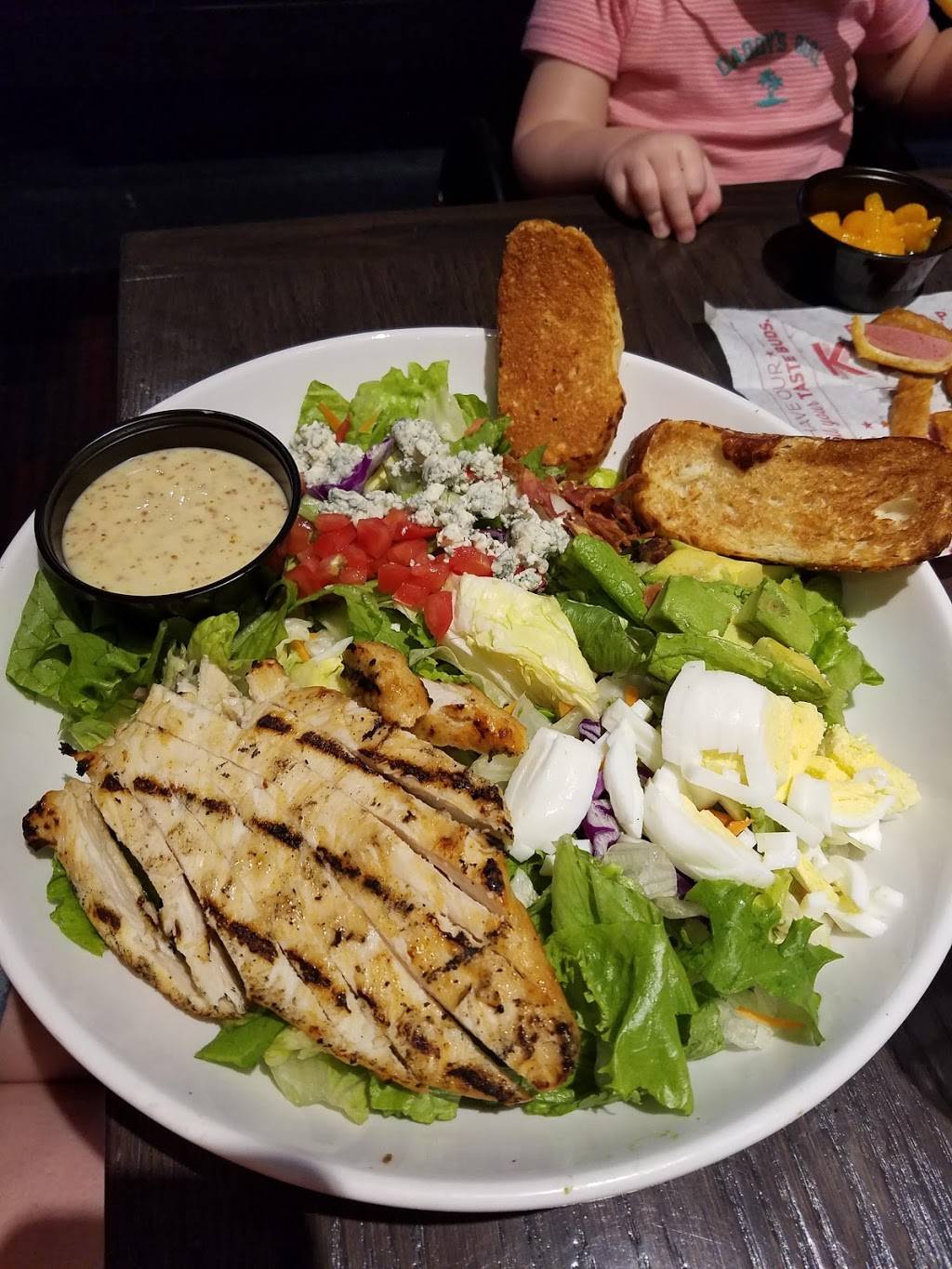 Red Robin Gourmet Burgers and Brews | restaurant | 8501 NW Prairie View Rd, Kansas City, MO 64153, USA | 8163818553 OR +1 816-381-8553