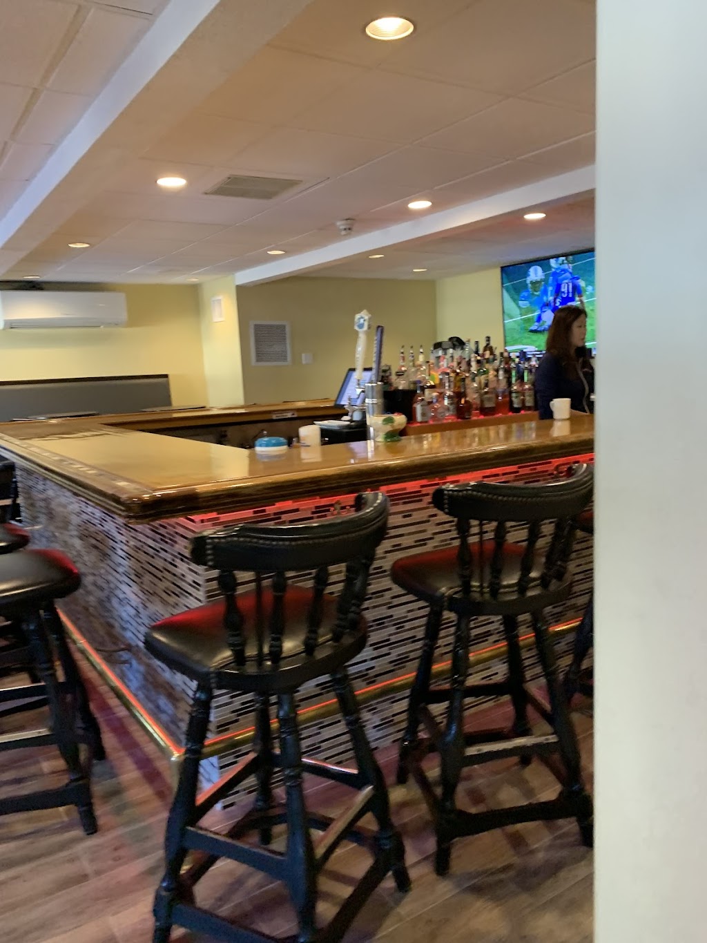 The Villa | restaurant | 239 Maple St, Middleton, MA 01949, USA | 9787774988 OR +1 978-777-4988