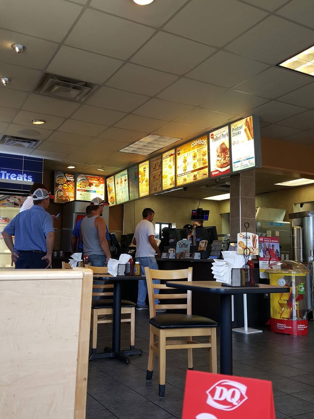 Dairy Queen Grill & Chill | restaurant | 374 W Bacon St, Pembroke, GA 31321, USA | 9126532613 OR +1 912-653-2613