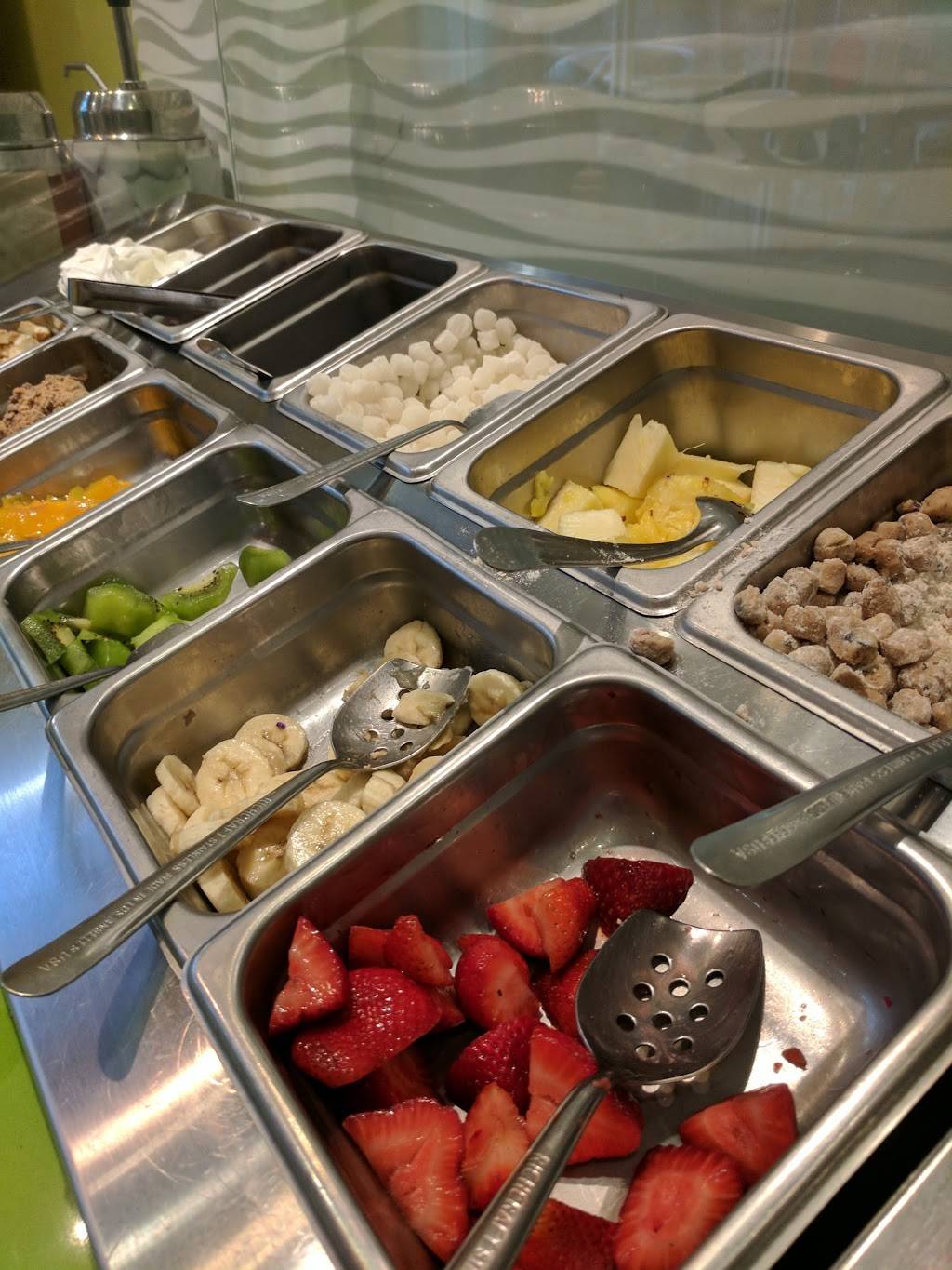 Menchies Frozen Yogurt | bakery | 667 Town Center Dr, Oxnard, CA 93036, USA | 8052781153 OR +1 805-278-1153