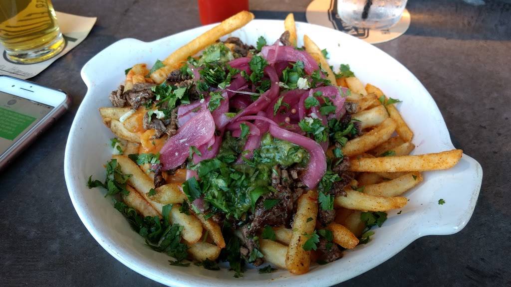 Karl Strauss Brewing Company | restaurant | 2390 E Orangewood Ave #100, Anaheim, CA 92806, USA | 7149401772 OR +1 714-940-1772