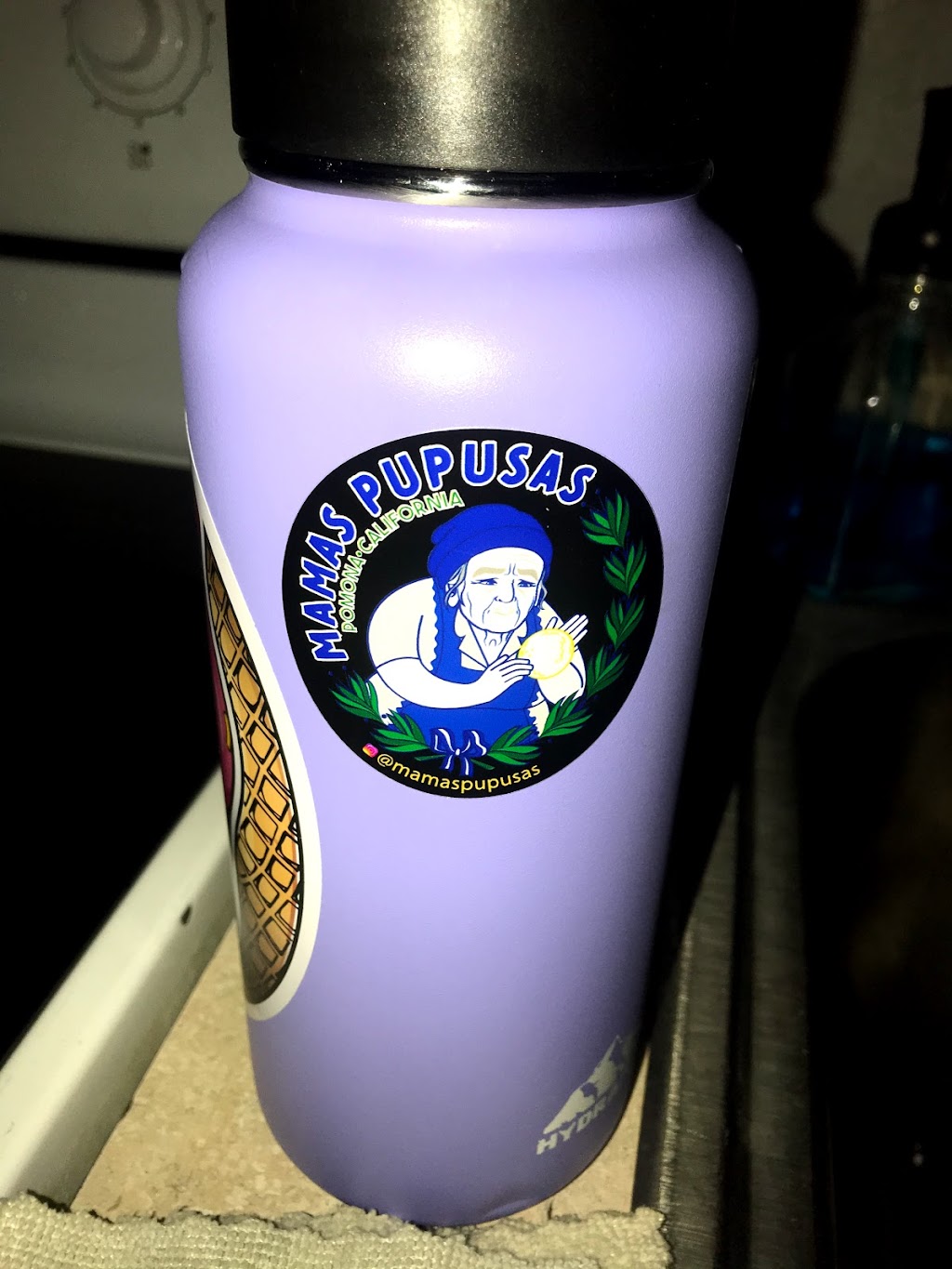 Mamaspupusas | restaurant | 1038 E Holt Ave, Pomona, CA 91767, USA | 9097430048 OR +1 909-743-0048