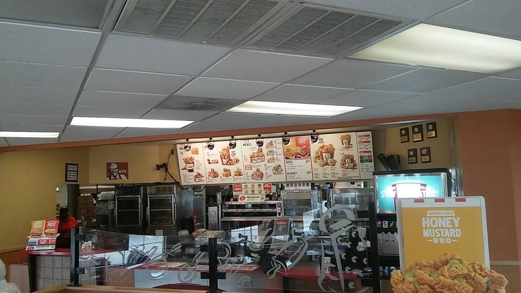 KFC | restaurant | 1609 West, Shawano Ave, Green Bay, WI 54303, USA | 9204993152 OR +1 920-499-3152