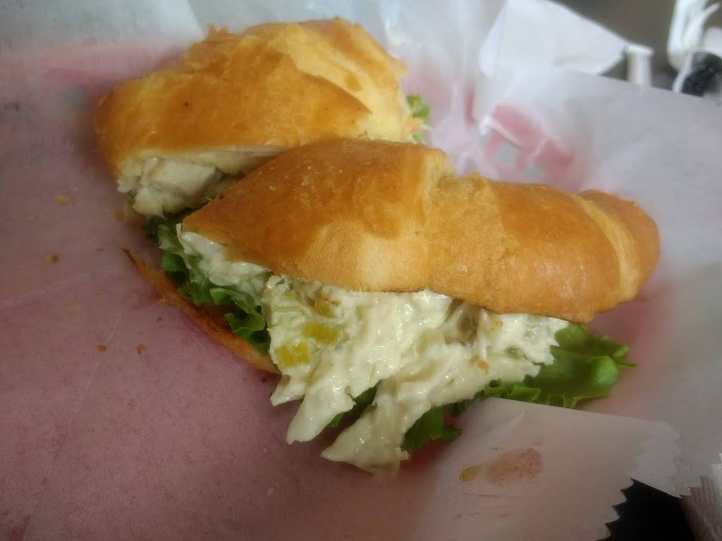 Carls Townhouse | restaurant | 95 W 2nd St, Chillicothe, OH 45601, USA | 7407731660 OR +1 740-773-1660