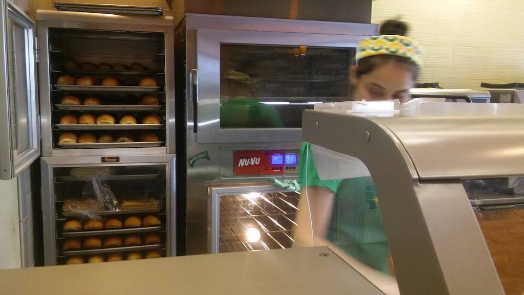 Subway Restaurants | restaurant | 110 워터프런트 스트리트 M-10, Oxon Hill, MD 20745, USA | 3018391630 OR +1 301-839-1630