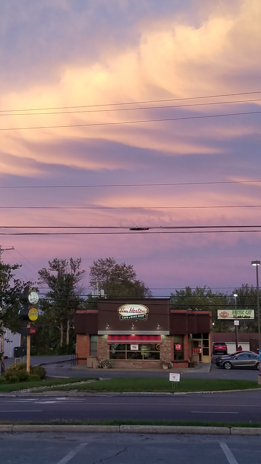 Tim Hortons | restaurant | 109 Bennett Dr, Caribou, ME 04736, USA | 2074920363 OR +1 207-492-0363