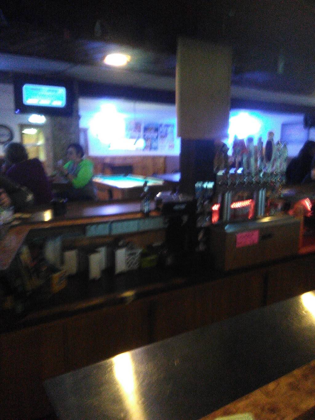 T-Bucket LLC | restaurant | 2424 S County Rd T, Green Bay, WI 54311, USA | 9208638538 OR +1 920-863-8538