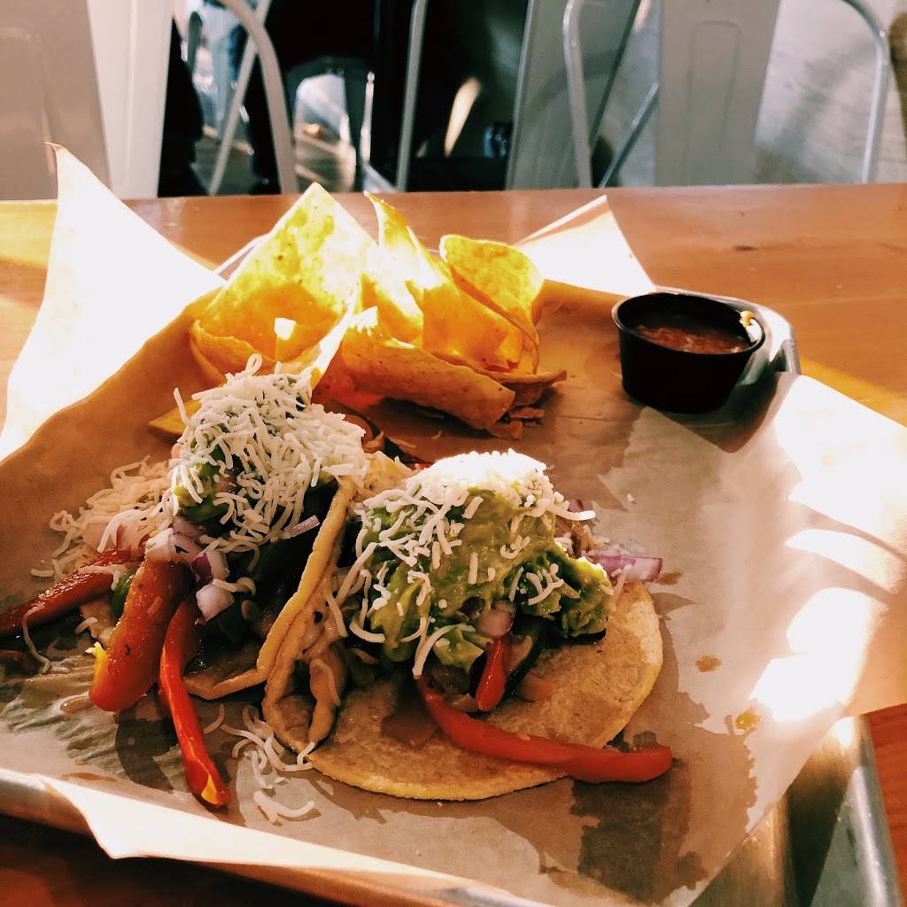 Cinco TacoBar | restaurant | 15100 Hesperian Blvd #308, San Leandro, CA 94578, USA | 5106749215 OR +1 510-674-9215