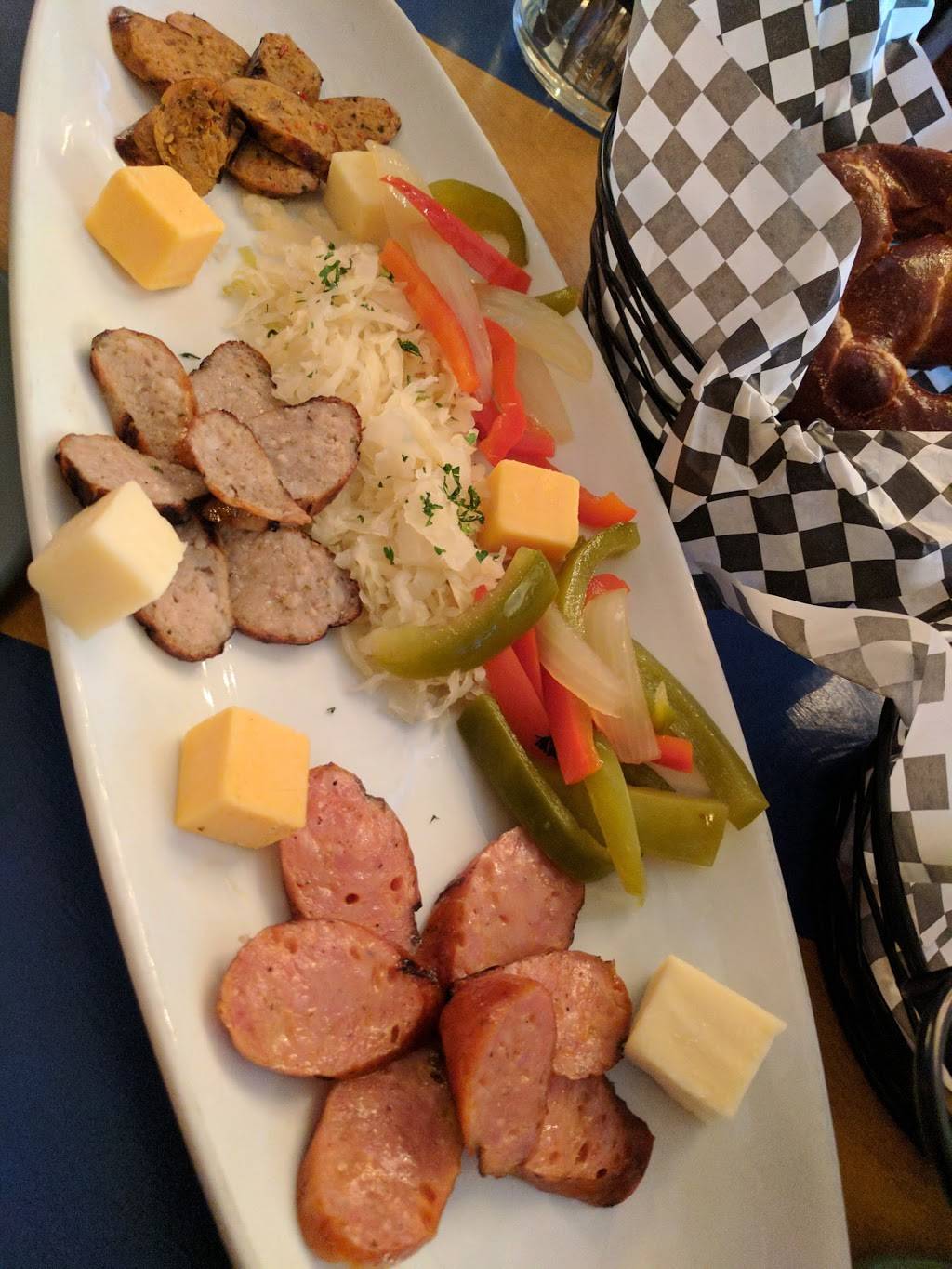 Der Wolf | restaurant | 72 N Fair Oaks Ave, Pasadena, CA 91103, USA | 6262196054 OR +1 626-219-6054