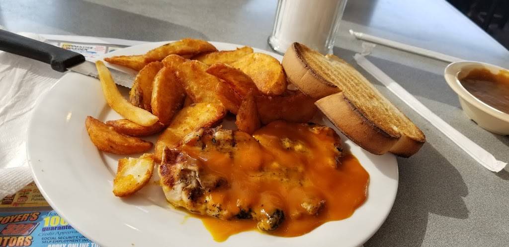 Punxy Phils Family Restaurant | restaurant | 116 Indiana St, Punxsutawney, PA 15767, USA | 8149381221 OR +1 814-938-1221