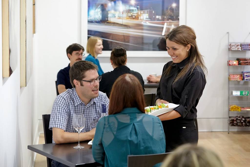 Horse and Train Bistro | restaurant | 123 King St W, Hamilton, ON L8P 4S8, Canada | 9055276610221 OR +1 905-527-6610 ext. 221