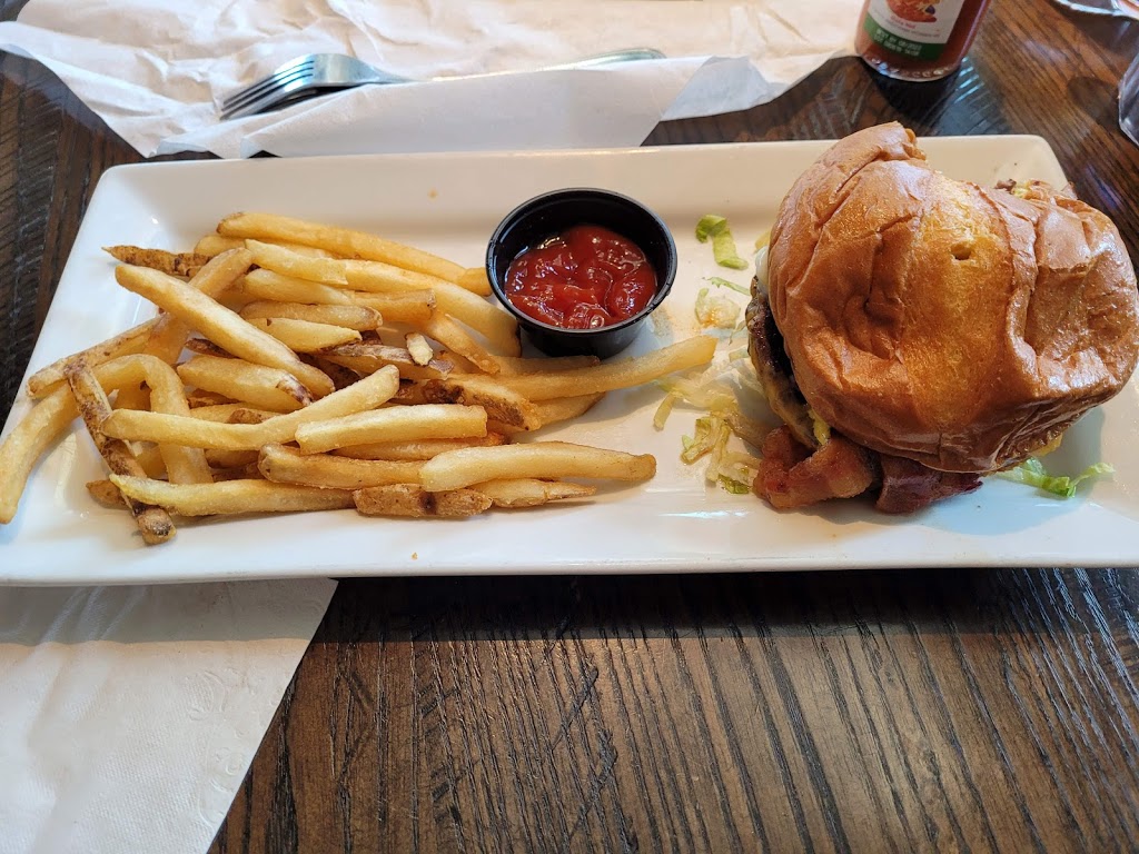 Ruby Tuesday | restaurant | 545 N Navy Blvd, Pensacola, FL 32507, USA | 8504569939 OR +1 850-456-9939