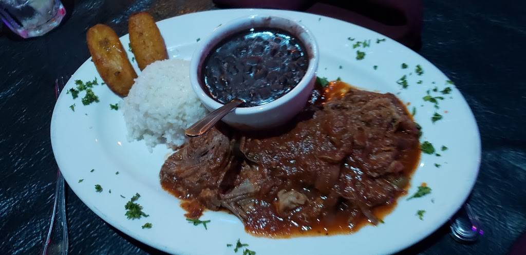 3 Vinos | restaurant | 201 N Citrus Ave, Covina, CA 91723, USA | 6266530700 OR +1 626-653-0700