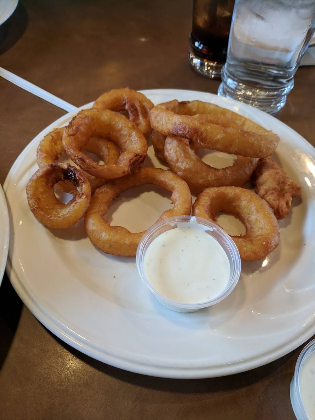 Alexs Family Dining | restaurant | 36566 S Gratiot Ave, Clinton Twp, MI 48035, USA | 5864771160 OR +1 586-477-1160