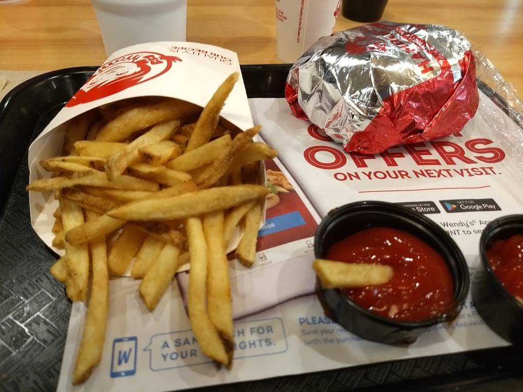 Wendys | restaurant | 104 Wall St, Glasgow, KY 42141, USA | 2706512799 OR +1 270-651-2799