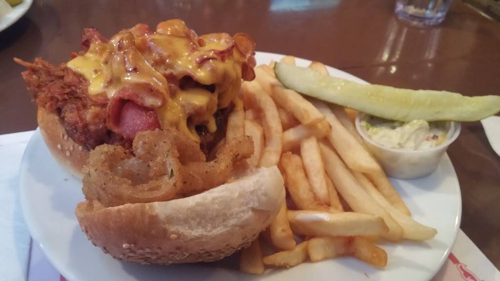 T Rs | restaurant | 17 Hillside Avenue, Williston Park, NY 11596, USA | 5162941680 OR +1 516-294-1680