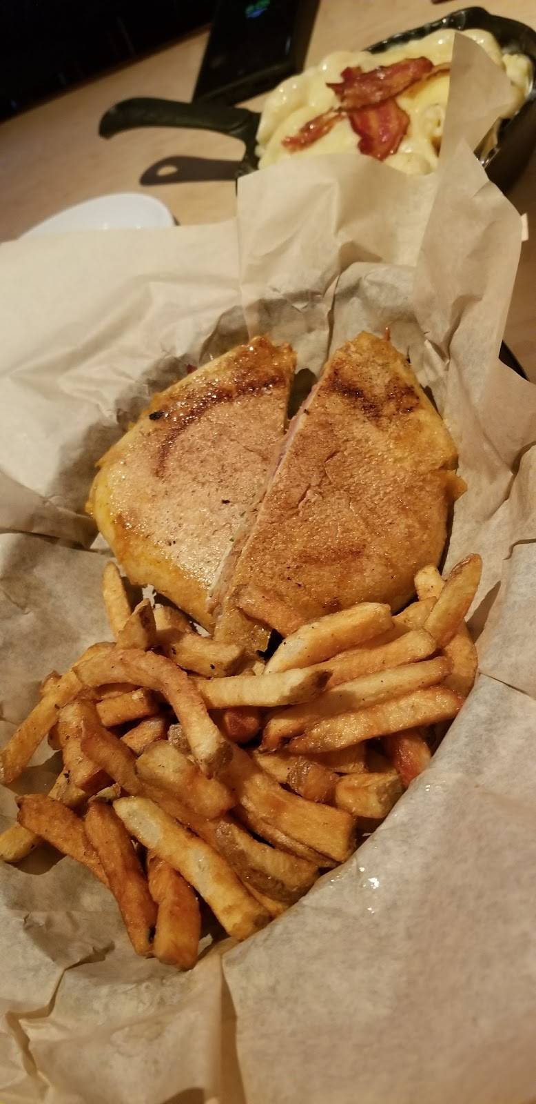 Queen City BBQ | restaurant | 27 N 7th St, Allentown, PA 18101, USA | 6103514072 OR +1 610-351-4072