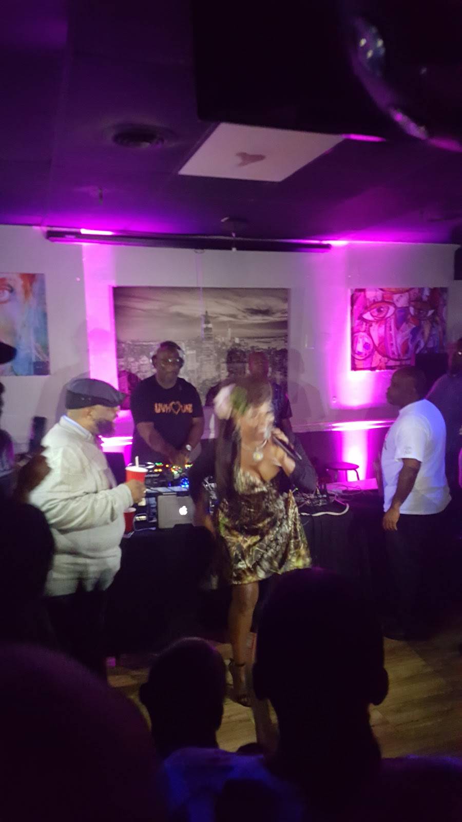 Island Vybz Restaurant and Lounge | restaurant | 2103 Maryland Ave, Baltimore, MD 21218, USA | 6679303530 OR +1 667-930-3530